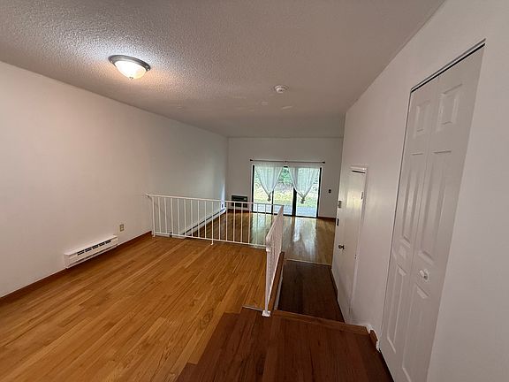 4th image of 11 King Arthur Dr #4J