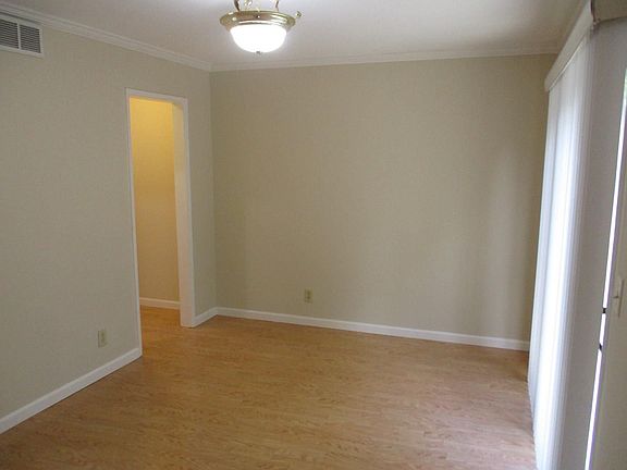 3rd image of 679 E Fox Ct Unit A
