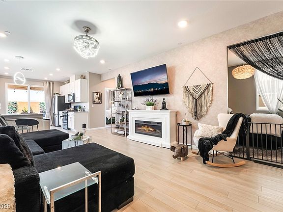 5th image of 2845 Mincio St