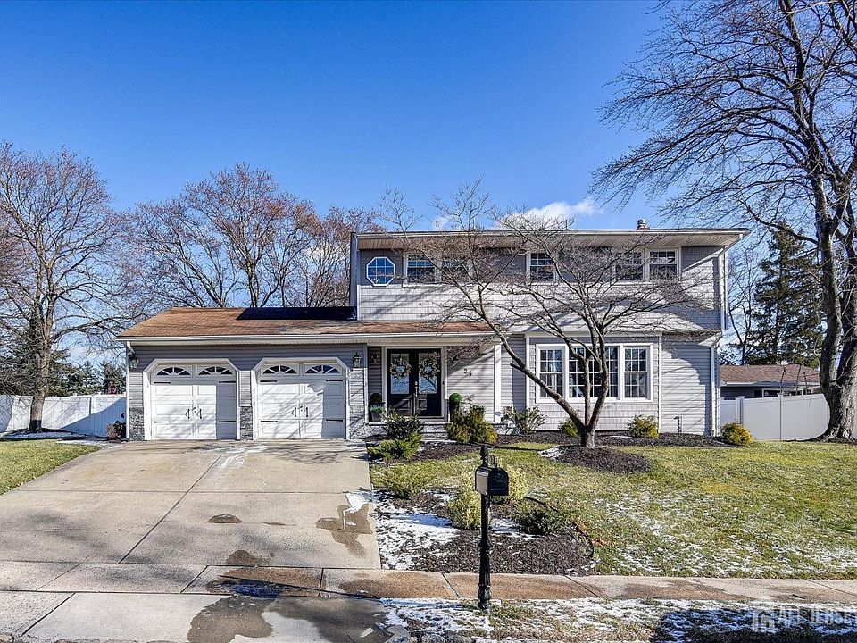 2nd image of 24 Iroquois Dr