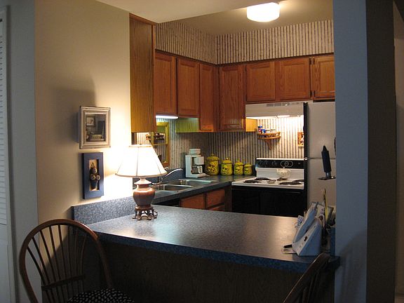 4th image of 33103 Orchard St #1