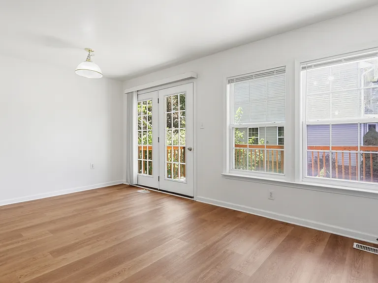 10 Crabapple Ct — Photo 8