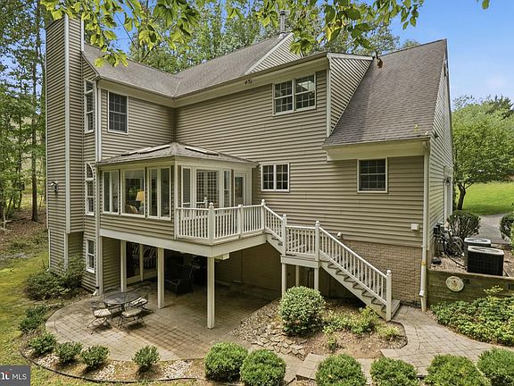 3rd image of 1220 Fairfield Estates Ln