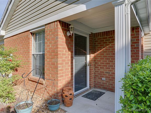 3rd image of 304 Westgate Cir