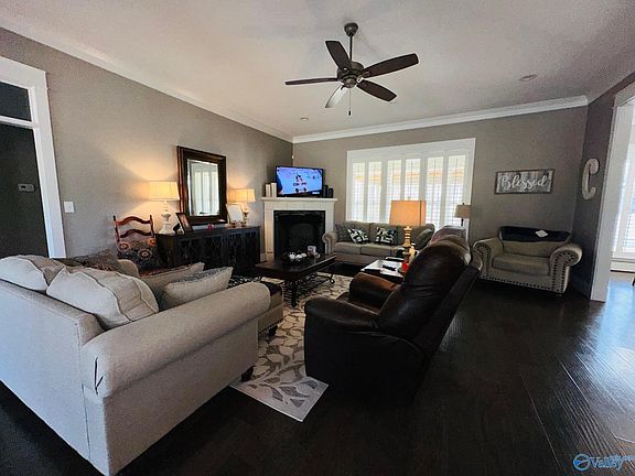 2nd image of 360 Pecan Crossing Dr