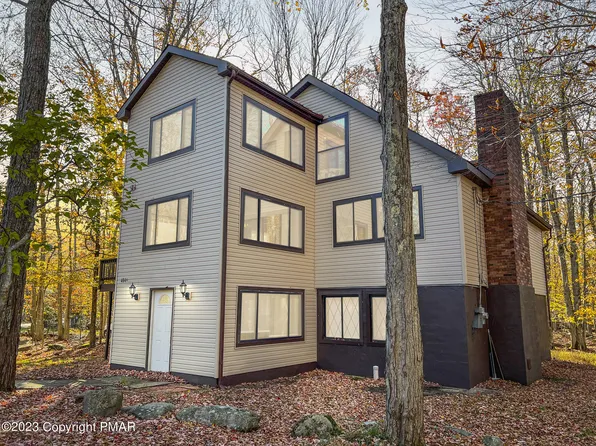 2818 Fairhaven Dr, Tobyhanna, PA 18466