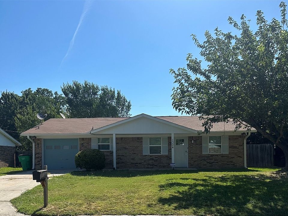 1st image of 1304 Rebecca Dr