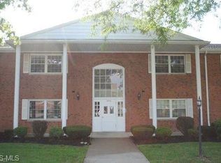 2842 Pease Dr APT 108S, Rocky River, OH 44116