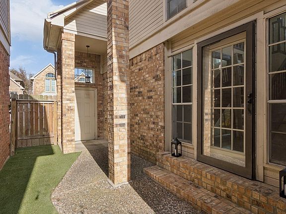 3rd image of 6718 Queensclub Drive