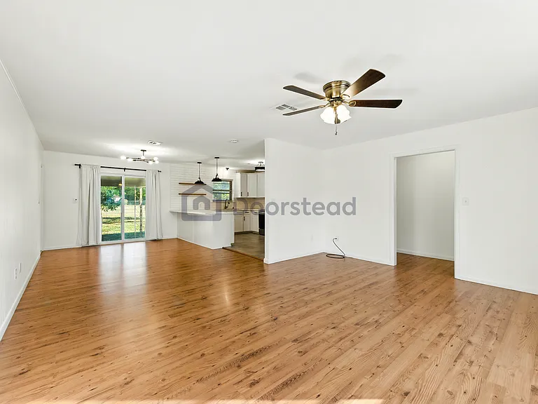 445 Granada Dr — Photo 13