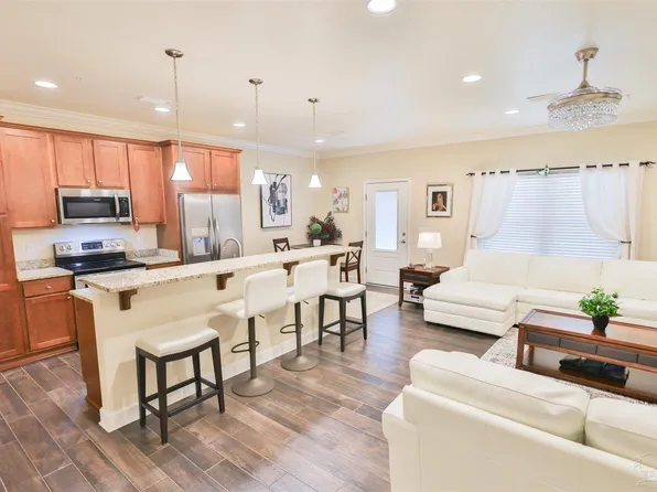 3513 Mossy Oak Villas Cir, Pensacola, FL 32514