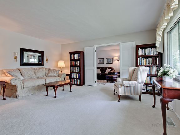 5th image of 535 Hillcrest Blvd