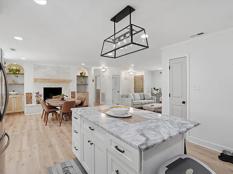 Open concept floor plan.