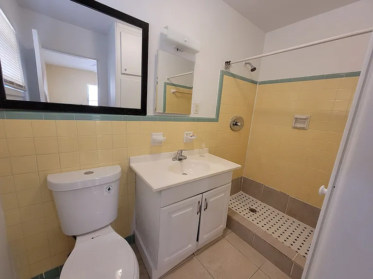 305 S Ocean Dr #3 — Photo 10