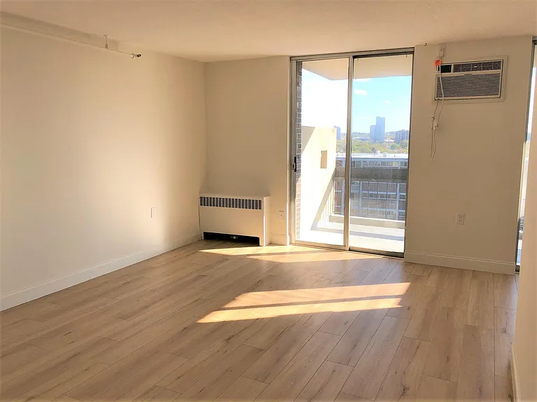 872 Massachusetts Ave #811 — Photo 11