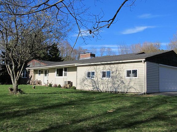 2nd image of 2 Knolls Dr