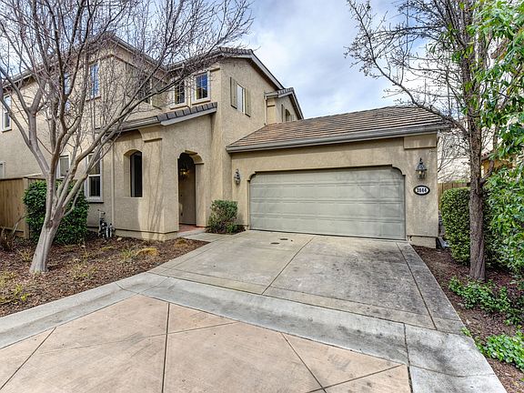 4th image of 3944 Prosser St