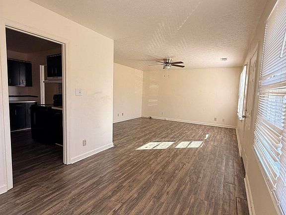 4th image of 100 Chuck Cir