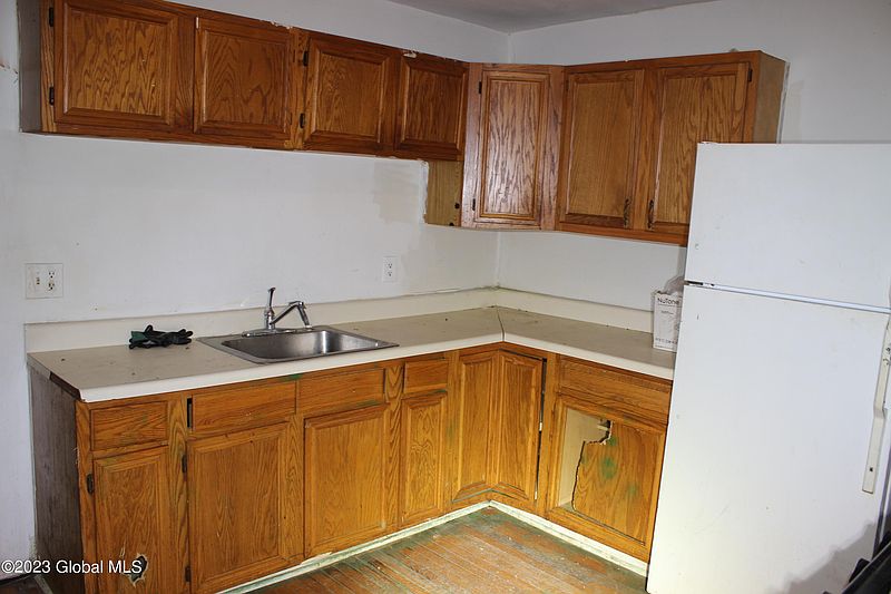 3rd image of 356 2nd Street