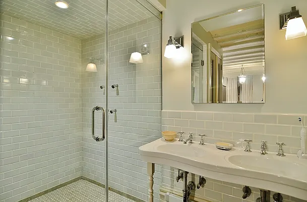 Rented by Park Property Advisors | media 16