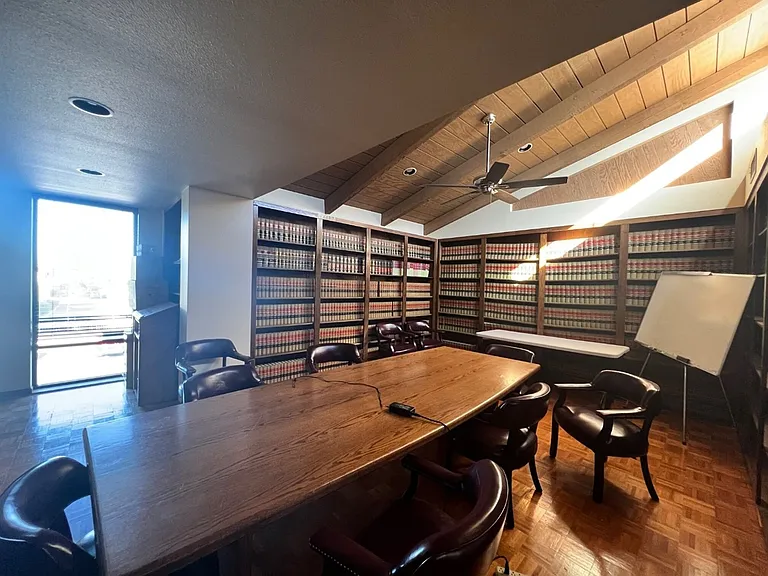 7142 N 57th Ave — Photo 22