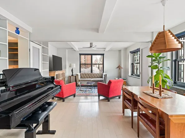 300 W 23rd St APT 8H, New York, NY 10011