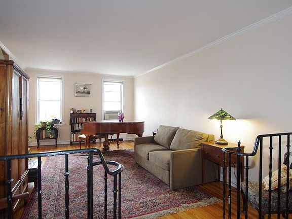 4th image of 511 W 232nd St APT E62