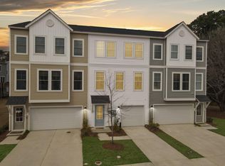 1012 Pettiford Pl, Hanahan, SC 29410