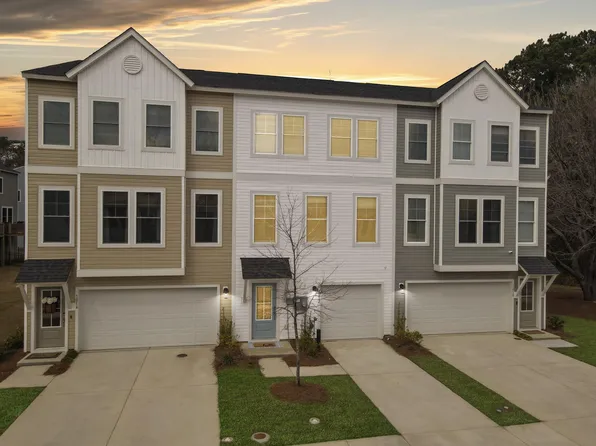 1012 Pettiford Pl, Hanahan, SC 29410