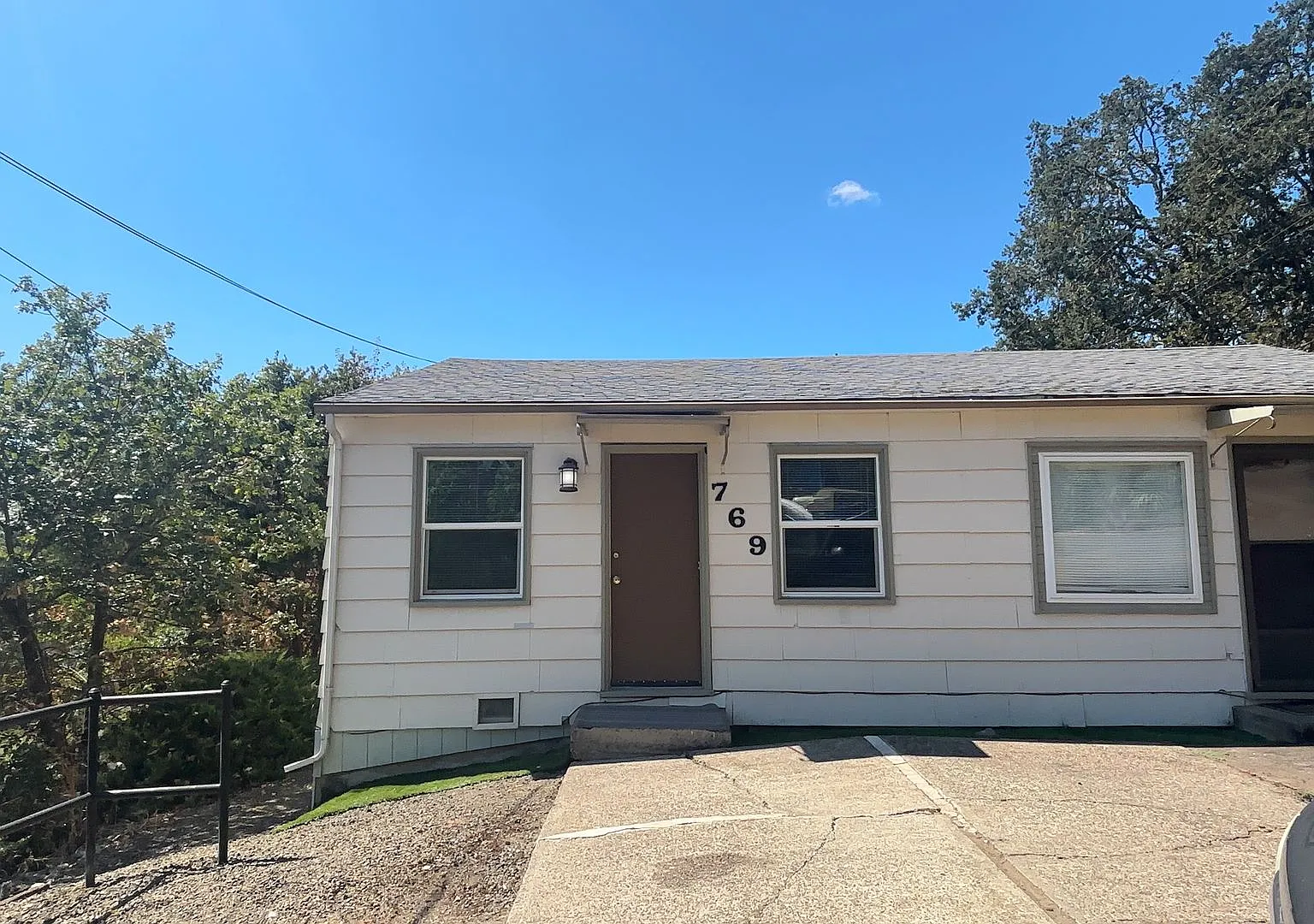 RS-0000 | 769 & 773 NE Jackson St — Photo 2