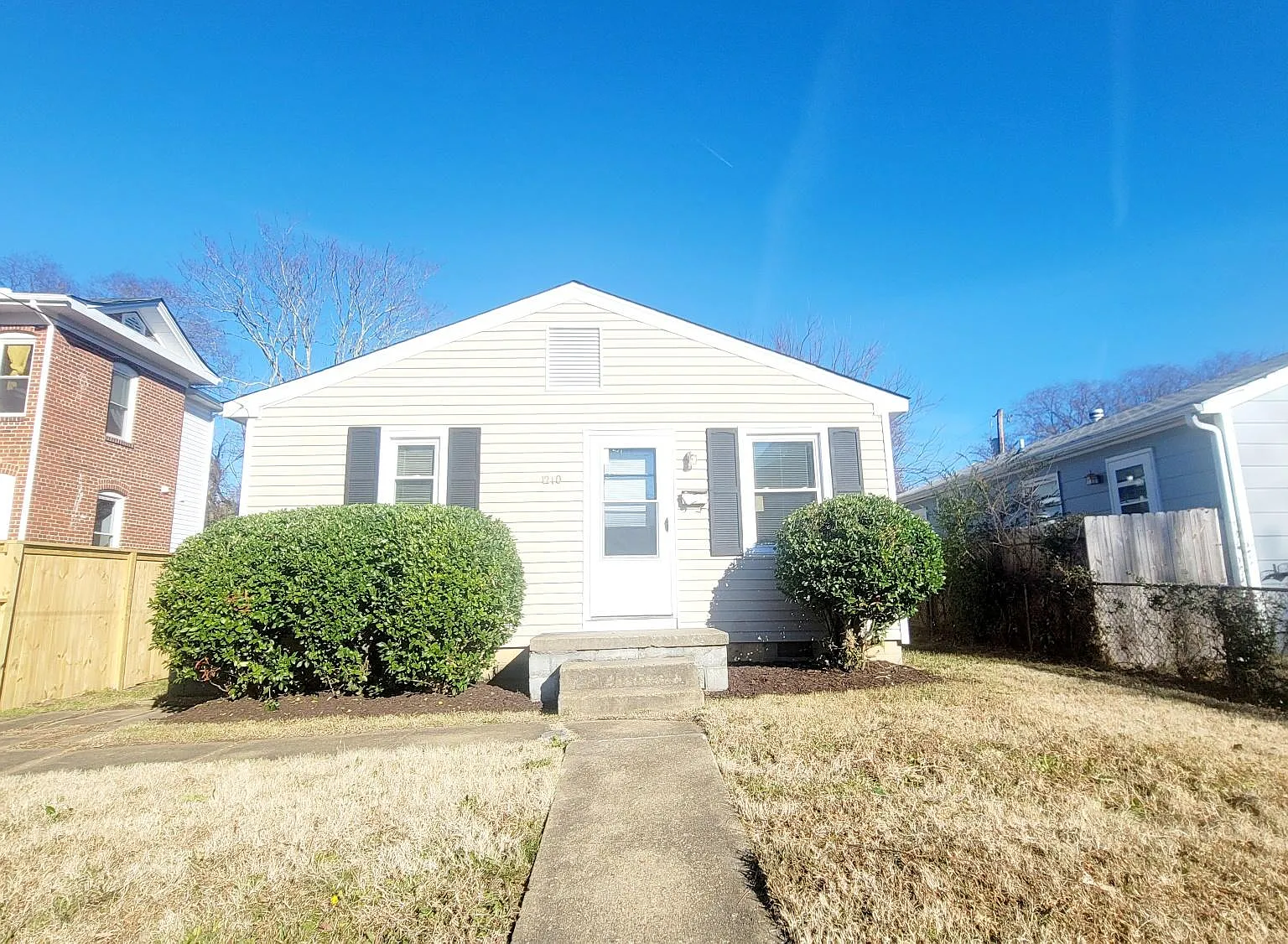 3 bed, 912 sqft, $1,695 — Photo 2
