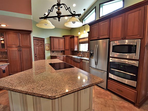 3rd image of 802 Valparaiso Blvd