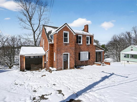 3rd image of 793 Evergreen Rd