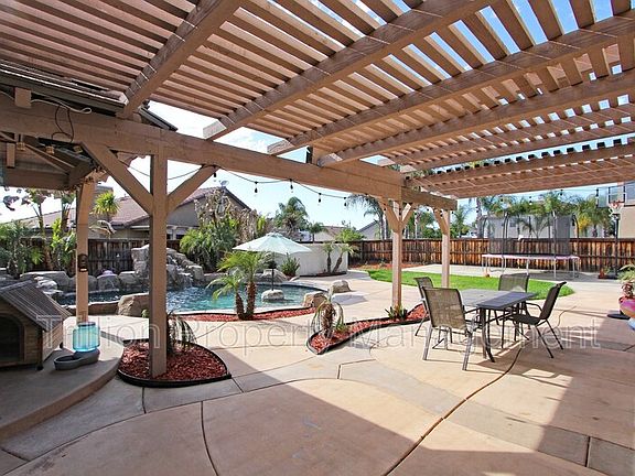 2nd image of 36793 Montfleury Ln