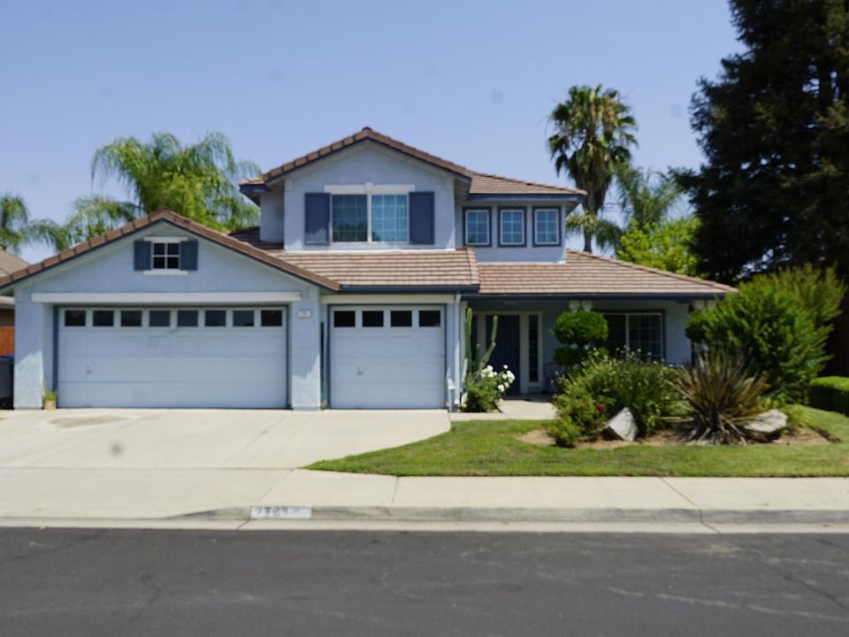 1st image of 2741 Fremont Ave