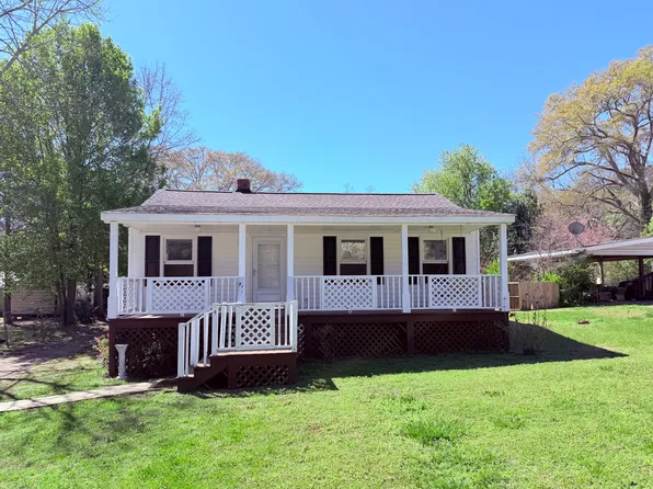 407 E South St, Greensboro, GA 30642