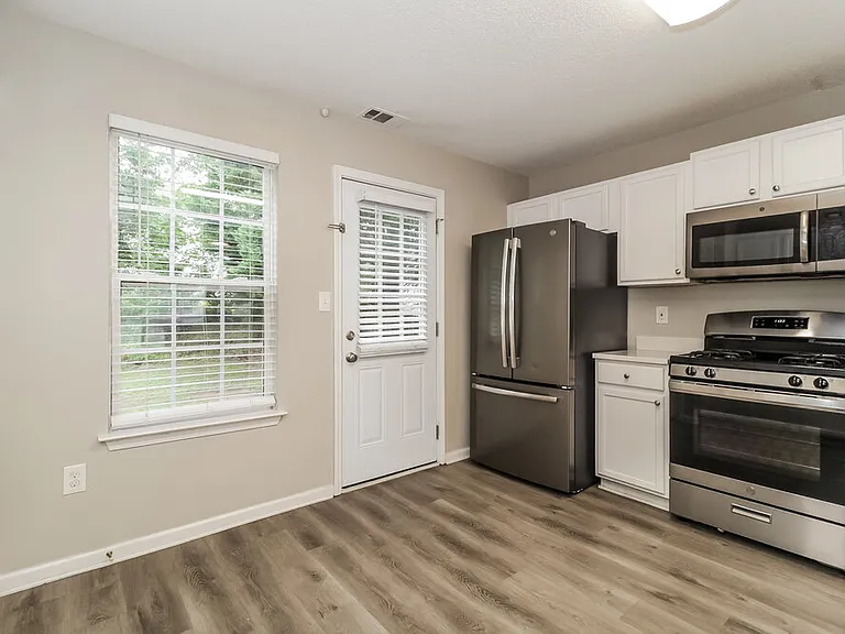109 Saint Ann St — Photo 10