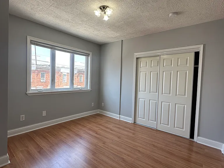 2249 E Cambria St — Photo 12