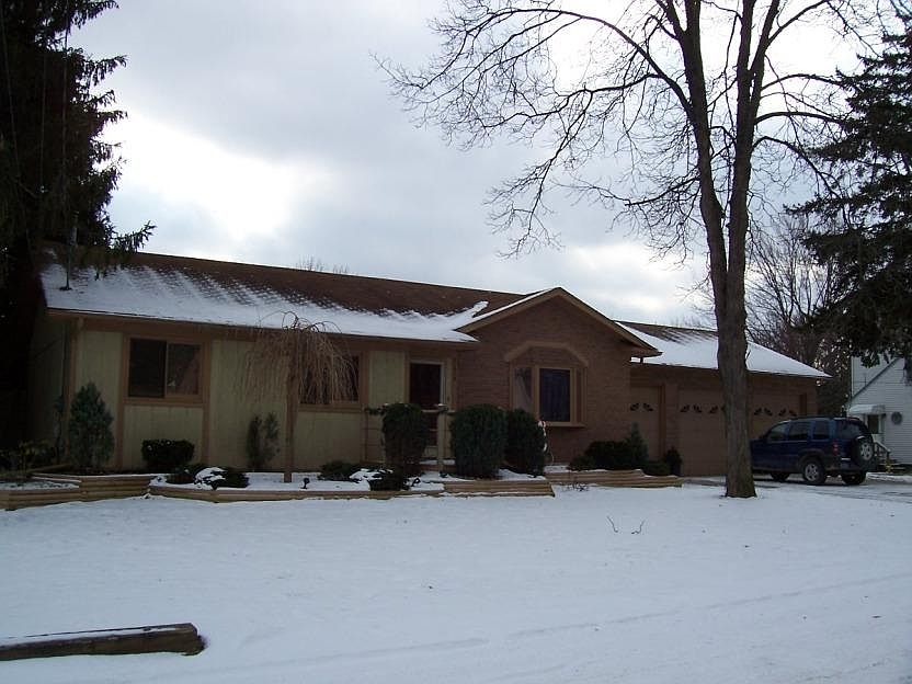 1st image of 21670 Sunnyview Ave