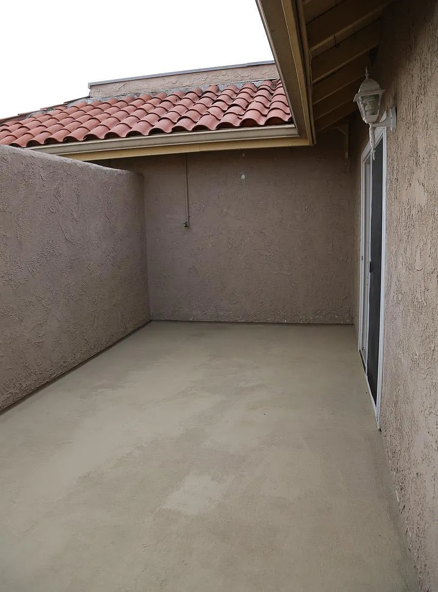 3 bed, 1200 sqft, $3,300 — Photo 4