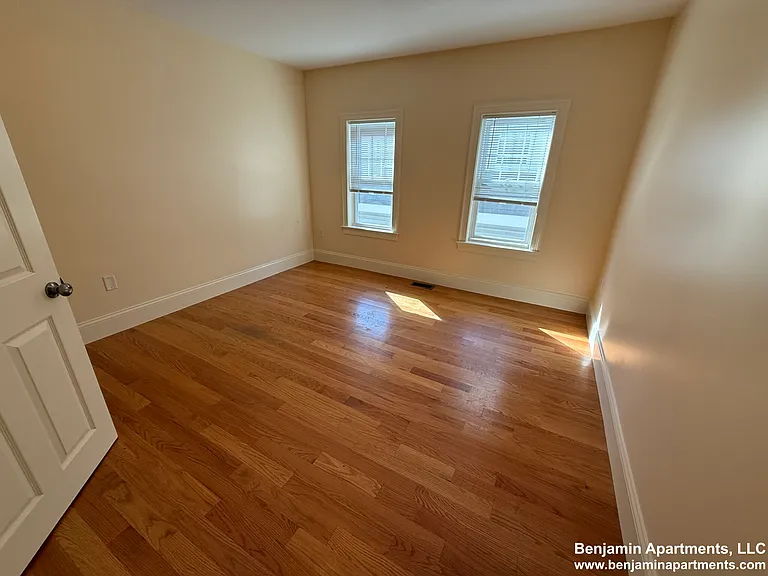 74 Brooks St #10 — Photo 7