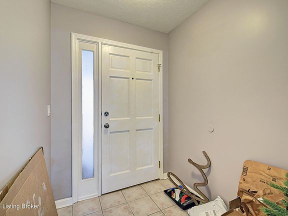 3rd image of 8116 Eagles Crest Ct