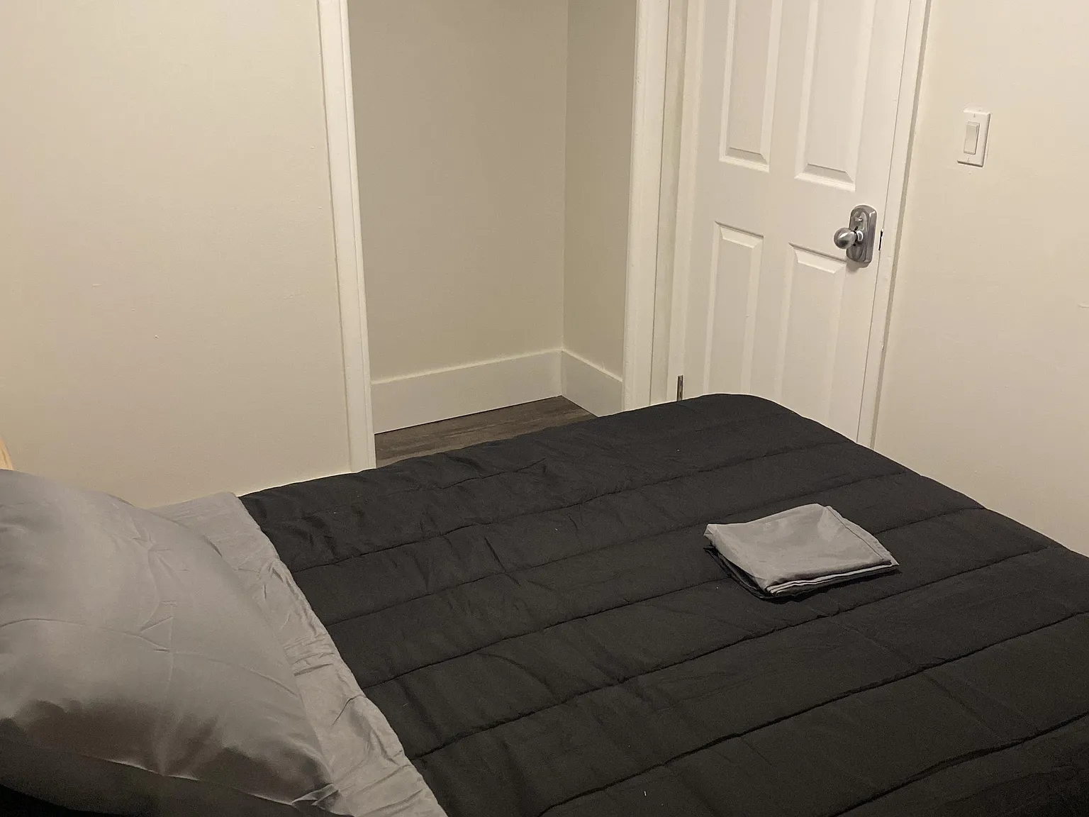 4 bed, 2.0 bath, 1892 sqft, $841 — Photo 2