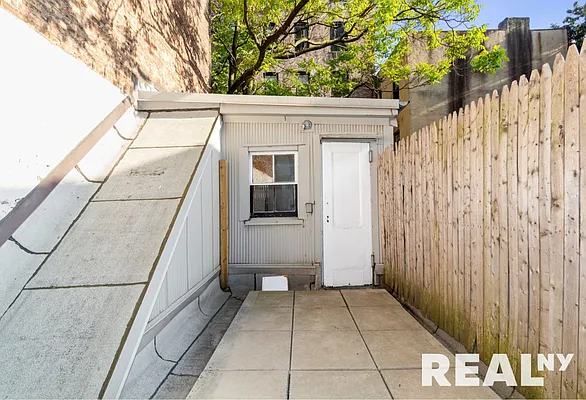 Rented by REAL New York | media 7