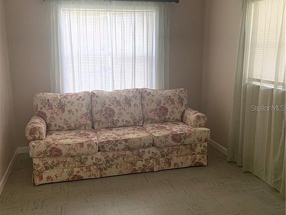 4th image of 929 S Hill Ave #A