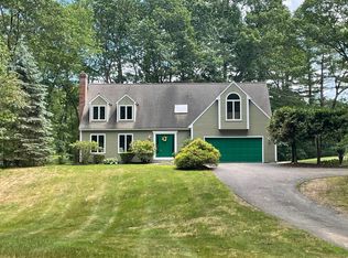 28 Hubbard Ln, Groton, MA 01450
