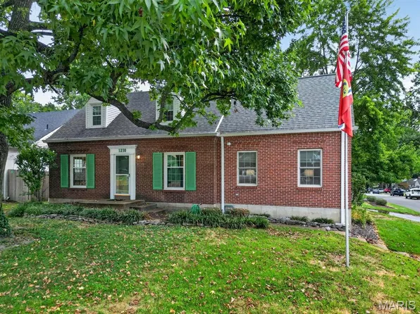 1210 N Sappington Rd, Saint Louis, MO 63122