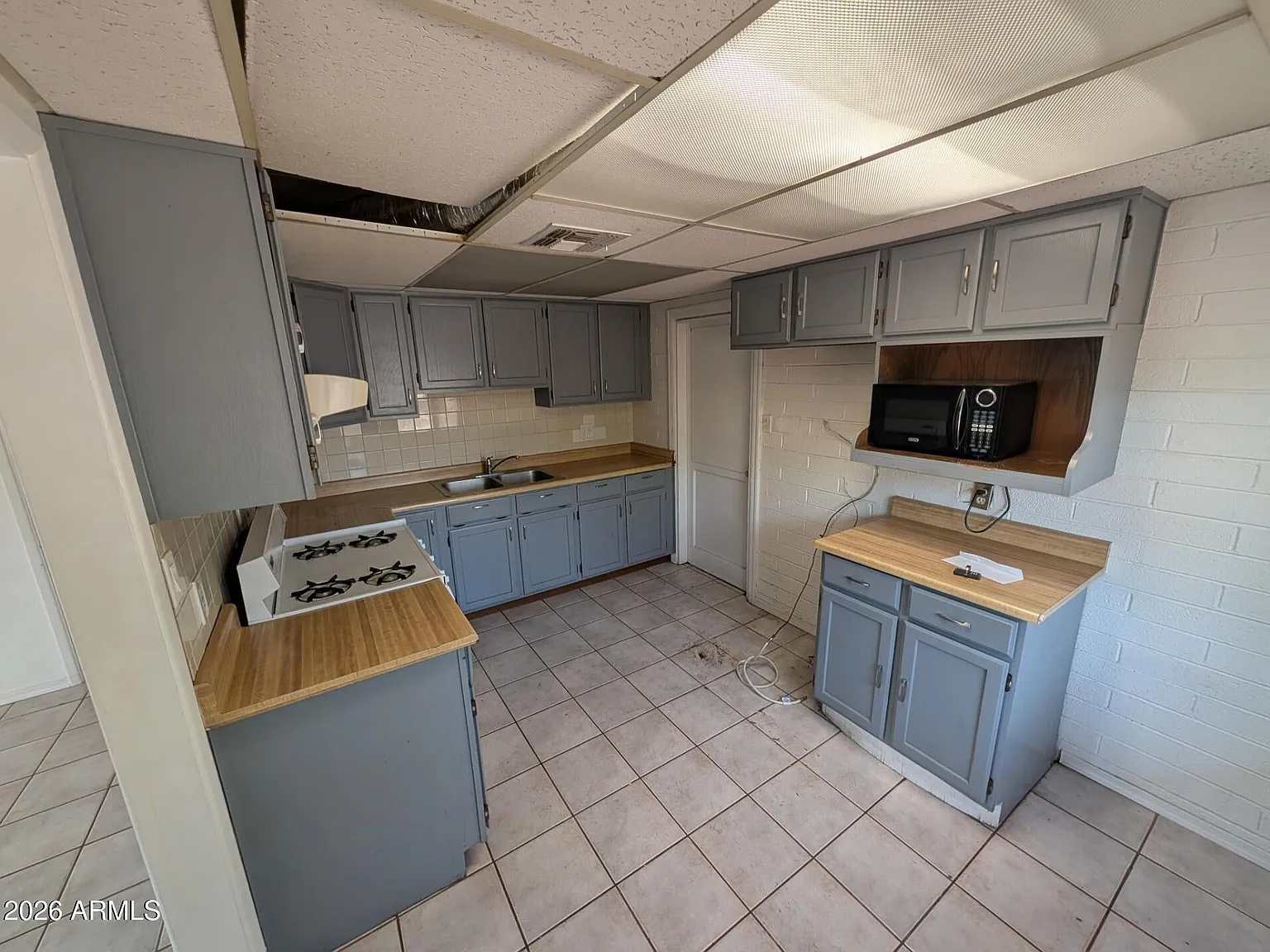 3 bed, 1661 sqft, $3,000 — Photo 4
