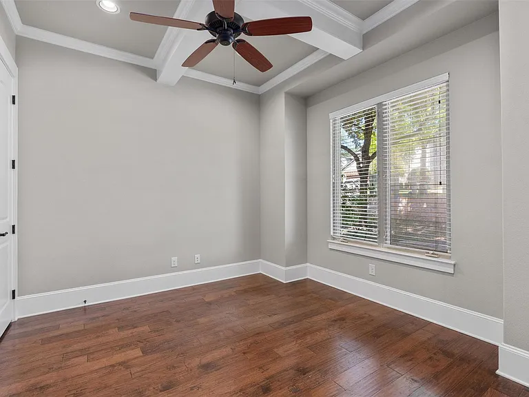 8417 Etienne Cv — Photo 10