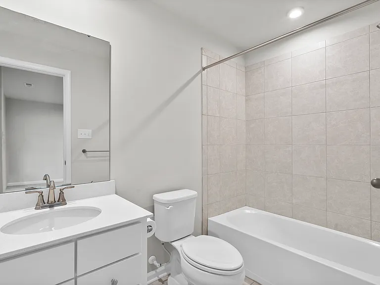204 Station Dr — Photo 37